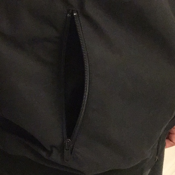 LACOSTE MEN’S BLACK ZIPPERED SPORT GOLF VEST size 56/7 - Picture 6 of 11